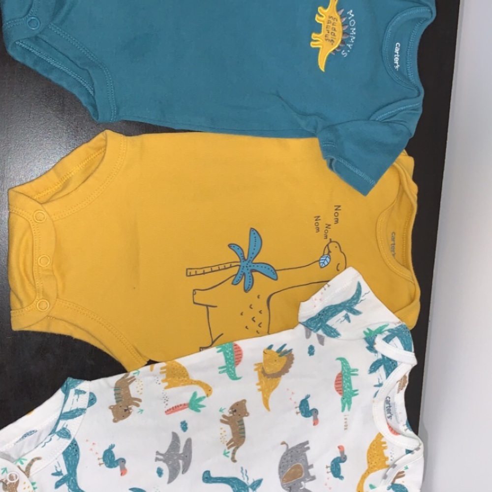 3 baby boy undershirts(3 months)(3/$15)